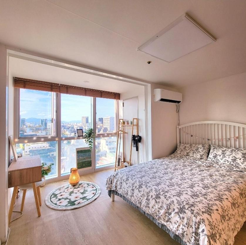 Apartment 15 Full-option House Seoul